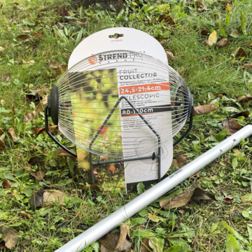 Zberač orechov a ovocia s násadou